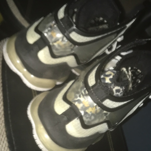 I seen how rare they where so I decided why not sell them for a affordable price - Picture 6 of 10